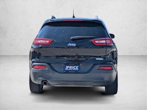 Used 2018 Jeep Cherokee Latitude Plus image 6