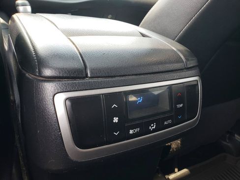 Used 2017 Toyota Highlander SE AWD/4WD image 15