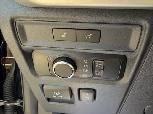 Used 2024 Ford Expedition XLT AWD/4WD image 19