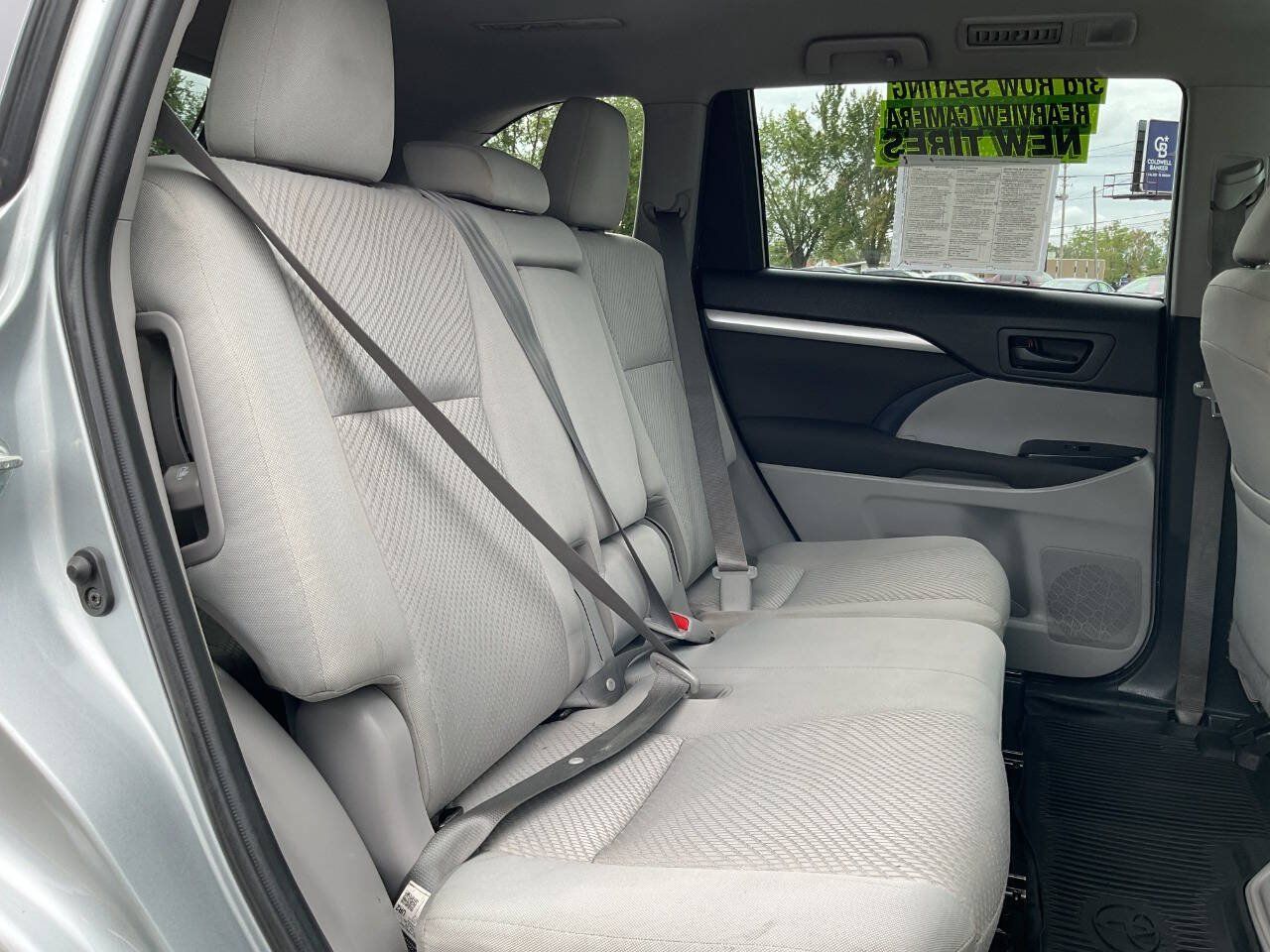 Used 2019 Toyota Highlander LE FWD image 36