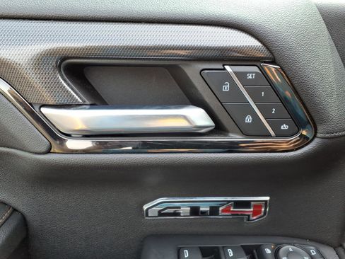Used 2023 GMC Sierra 1500 AT4 w/ AT4 Premium Package AWD/4WD image 13
