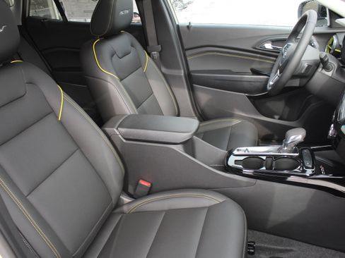 New 2026 Chevrolet Trax ACTIV w/ Sunroof Package image 16