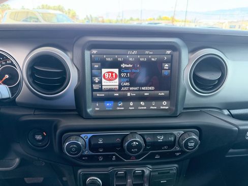 Used 2021 Jeep Wrangler Sport image 10