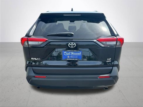 Used 2019 Toyota RAV4 LE w/ Carpet Mat Package AWD/4WD image 8