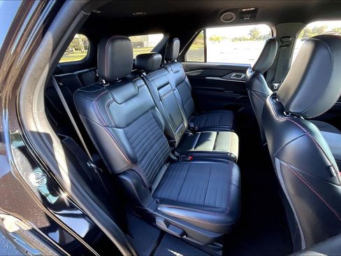 Certified 2025 Ford Explorer ST-Line w/ ST-Line Street Pack AWD/4WD image 16