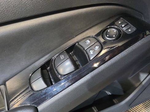 Used 2024 Nissan Altima 2.5 SR FWD image 15