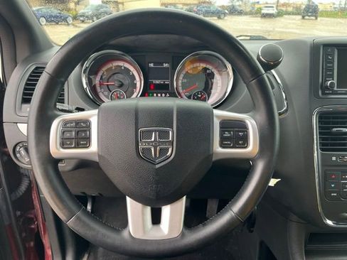 Used 2019 Dodge Grand Caravan GT image 19