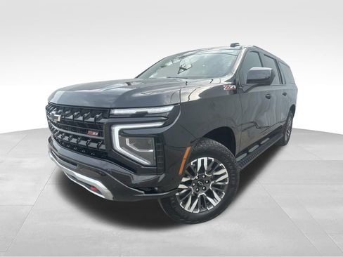 Used 2025 Chevrolet Suburban Z71 AWD/4WD image 1