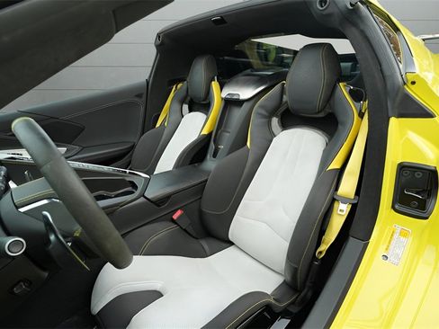 Used 2022 Chevrolet Corvette Stingray Premium Cpe image 2