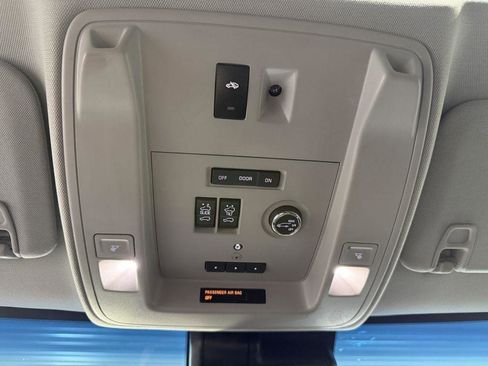 Used 2018 GMC Yukon XL Denali w/ Enhanced Security Package image 26