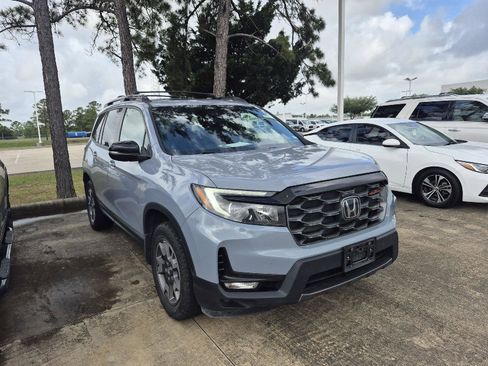 Used 2022 Honda Passport TrailSport image 2