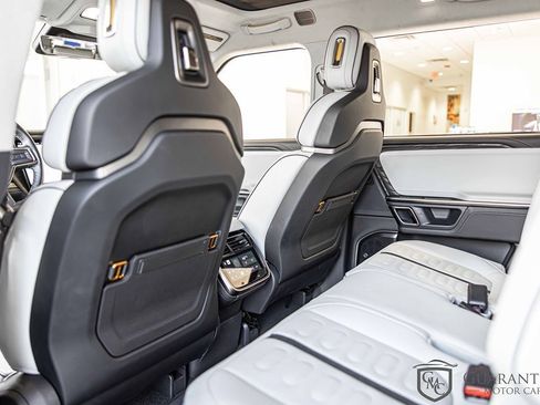 Used 2023 Rivian R1S Launch Edition image 30