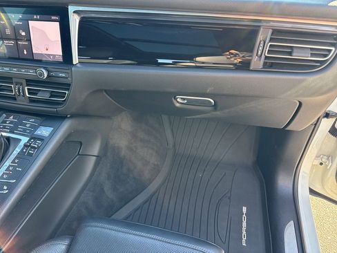 Used 2021 Porsche Macan S image 36