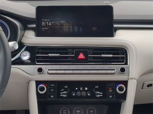 Certified 2025 Genesis G70 2.5T image 15