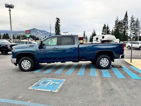 Used 2026 Chevrolet Silverado 3500 LT w/ All Star Edition AWD/4WD image 4