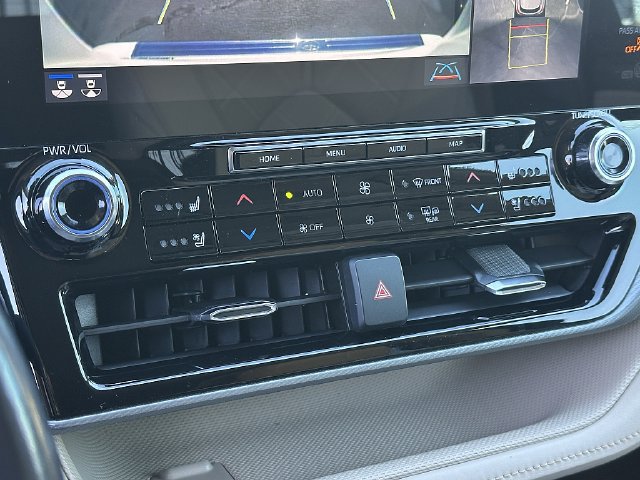 Used 2021 Toyota Highlander Platinum FWD image 34