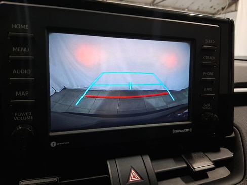 Used 2021 Toyota RAV4 XLE FWD image 5