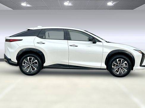 Used 2025 Lexus RZ 300e image 8