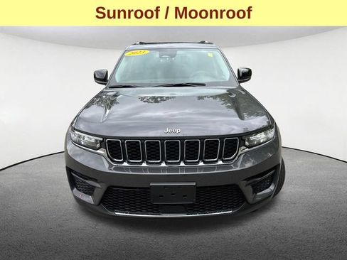 Used 2023 Jeep Grand Cherokee Laredo X w/ Luxury Tech Group I AWD/4WD image 4