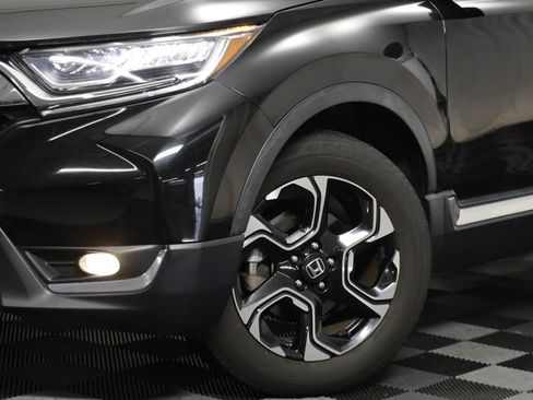 Used 2018 Honda CR-V Touring image 3