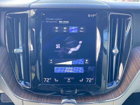 Used 2021 Volvo XC60 T5 Momentum w/ Premium Package AWD/4WD image 21