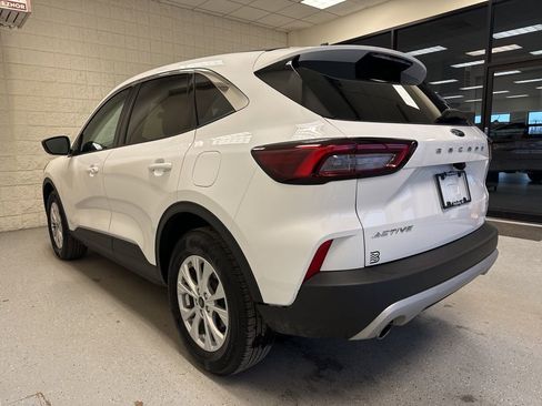 Used 2023 Ford Escape Active image 3
