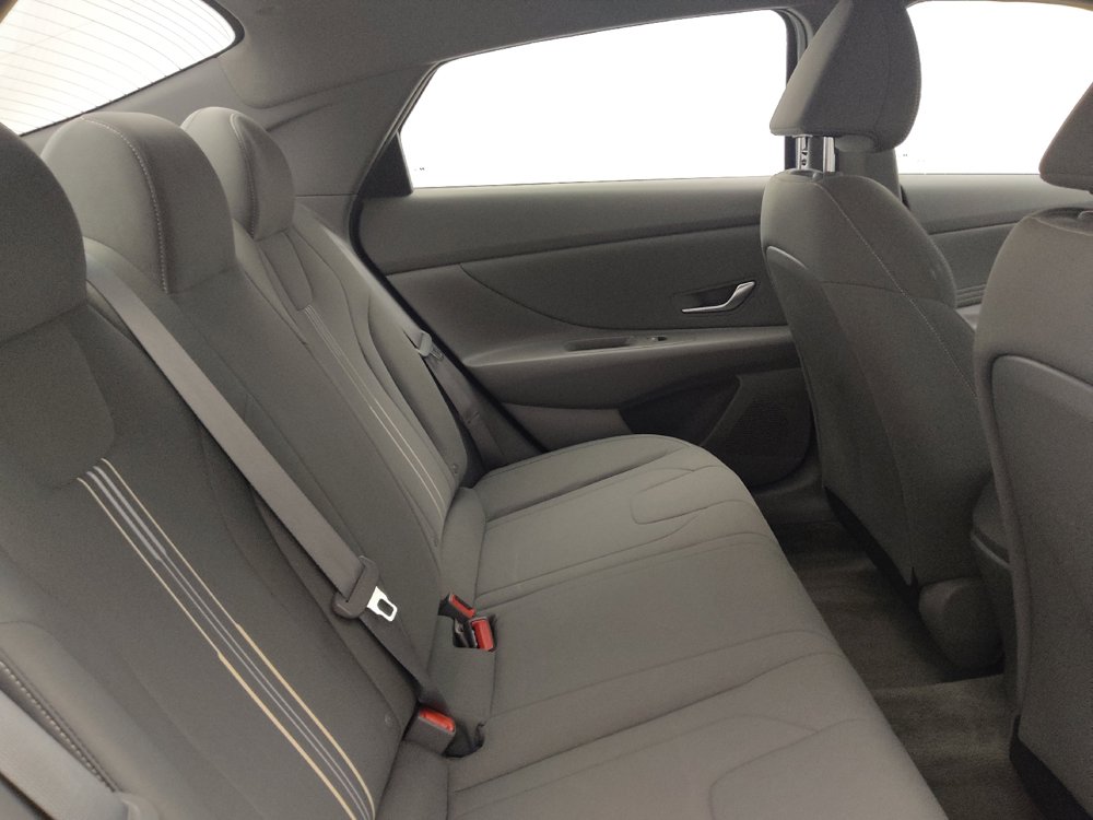 Used 2023 Hyundai Elantra SEL w/ Convenience Package FWD image 19