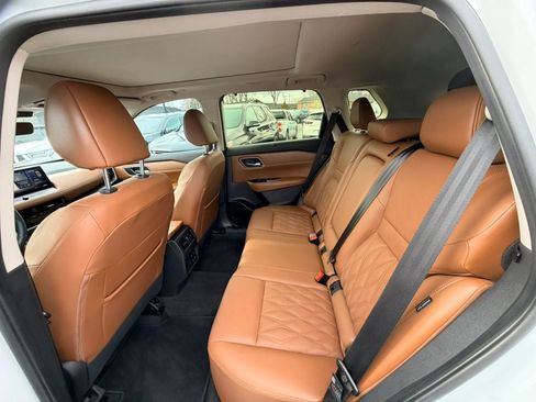 Used 2024 Nissan Rogue Platinum w/ Platinum Premium Package FWD image 27