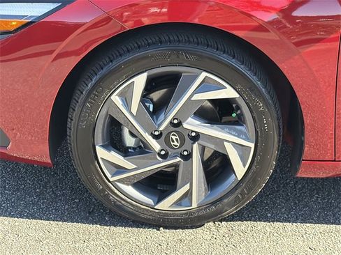 Certified 2025 Hyundai Elantra Sport image 11