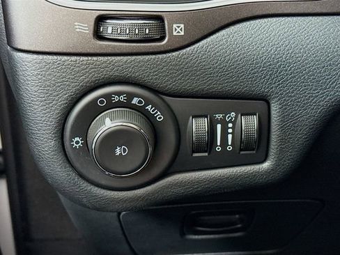 Used 2022 Jeep Cherokee Trailhawk w/ Sun, Sound & Nav Group image 12