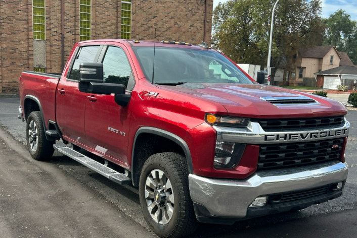 Used 2023 Chevrolet Silverado 2500 LT w/ Convenience Package AWD/4WD image 2