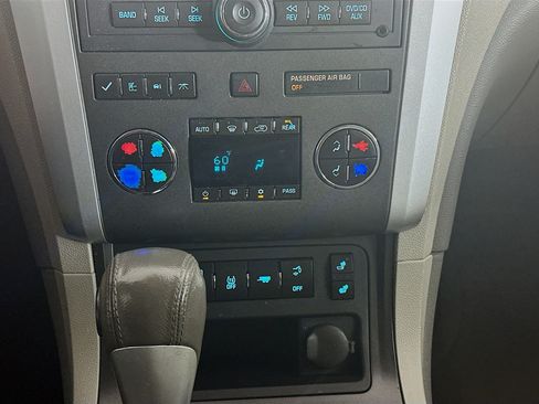 Used 2012 Chevrolet Traverse LT FWD image 22