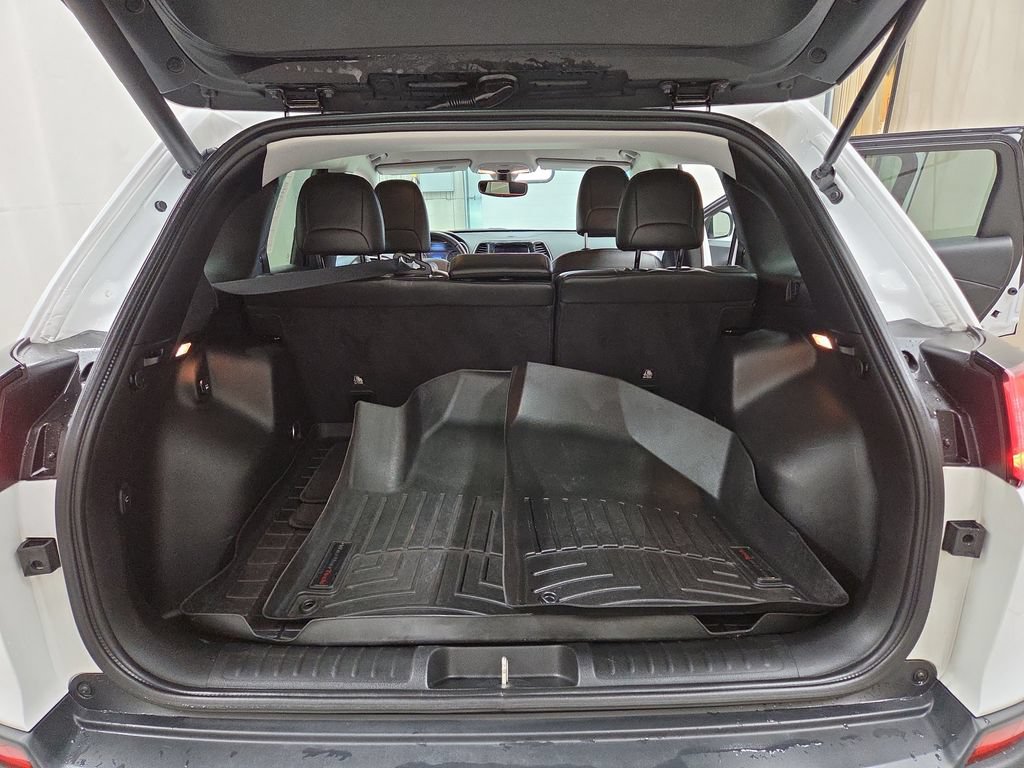 Used 2019 Jeep Cherokee Limited AWD/4WD image 9