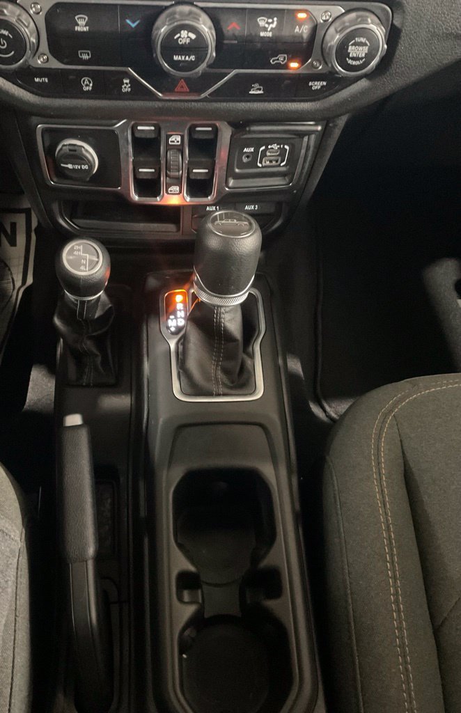 Used 2025 Jeep Gladiator Sport AWD/4WD image 19
