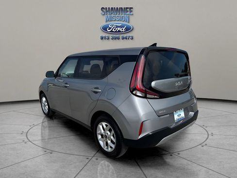 Used 2023 Kia Soul LX w/ LX Technology Package image 7
