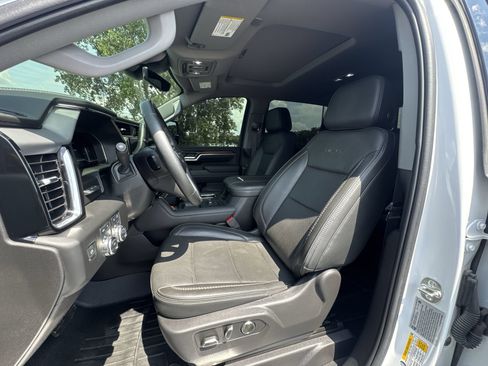 Used 2025 GMC Sierra 2500 Denali w/ Denali Reserve Package AWD/4WD image 11