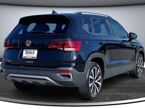 Used 2024 Volkswagen Taos SE image 6