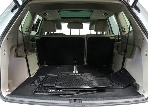 Used 2024 Volkswagen Atlas SEL Premium R-Line AWD/4WD image 35
