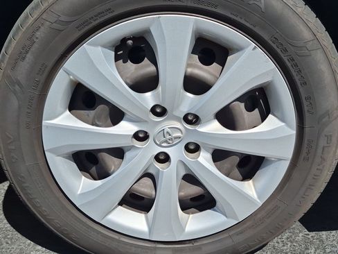 Used 2021 Toyota Corolla LE w/ Carpet Mat Package (TMS) FWD image 13
