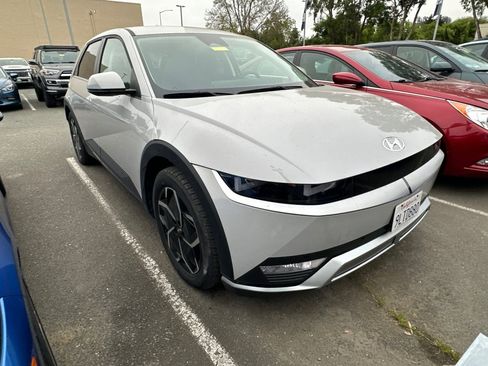 Used 2024 Hyundai Ioniq 5 SEL image 2