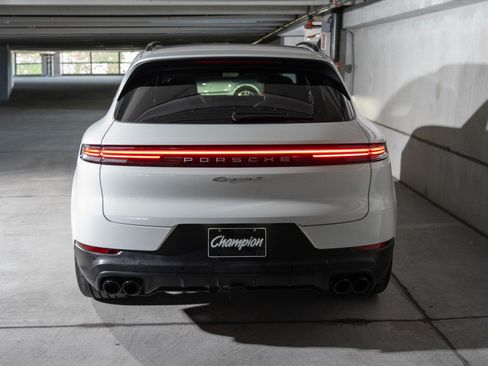 Certified 2026 Porsche Cayenne S AWD/4WD image 10