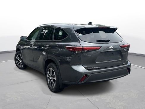 Used 2023 Toyota Highlander XLE FWD image 8