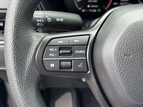 Used 2025 Honda CR-V LX image 11