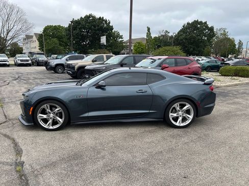 Used 2020 Chevrolet Camaro LT RWD image 7