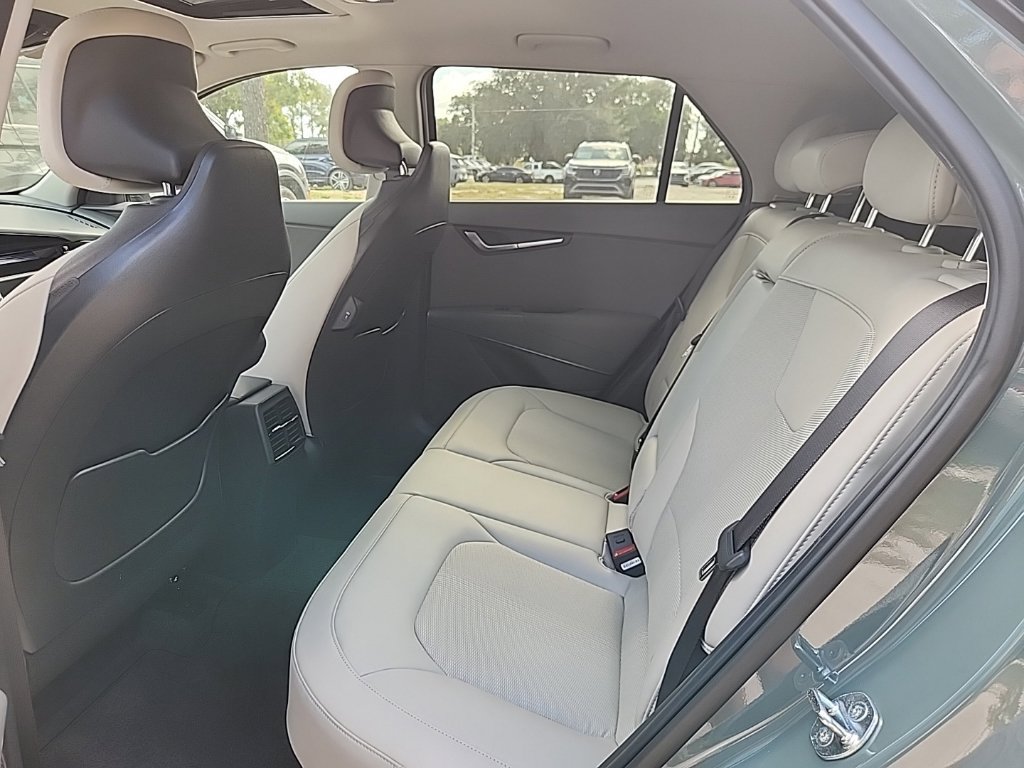 Used 2024 Kia Niro EX Touring FWD image 3