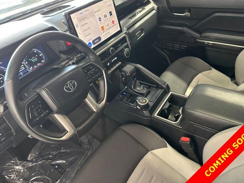 Used 2024 Toyota Tacoma TRD Sport w/ TRD Sport Upgrade Package image 10