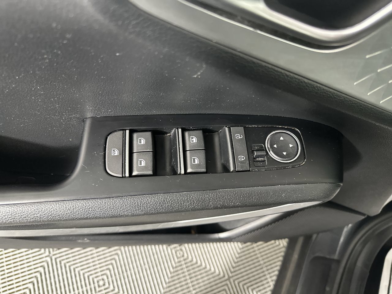 Certified 2023 Kia Soul S FWD image 3