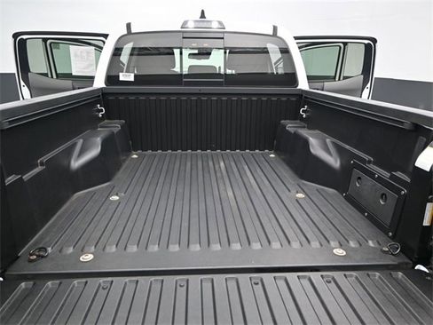 Used 2022 Toyota Tacoma SR5 w/ Technology Package image 15
