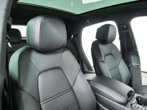 New 2026 Porsche Cayenne GTS AWD/4WD image 24