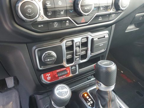 Used 2022 Jeep Gladiator Mojave w/ LED Lighting Group AWD/4WD image 19